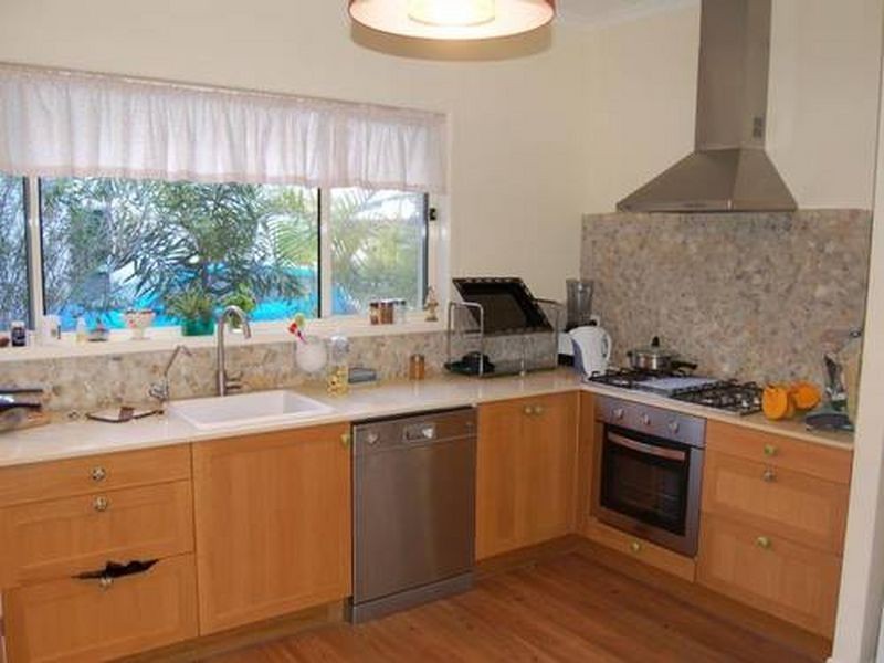 11 Halyard Court, Ocean Shores NSW 2483