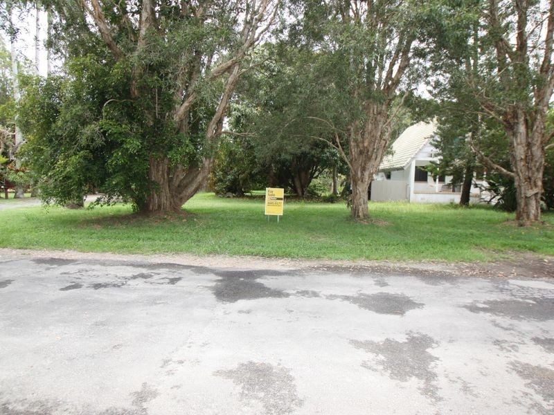 11 Gloria Street, South Golden Beach NSW 2483