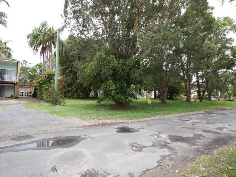 11 Gloria Street, South Golden Beach NSW 2483