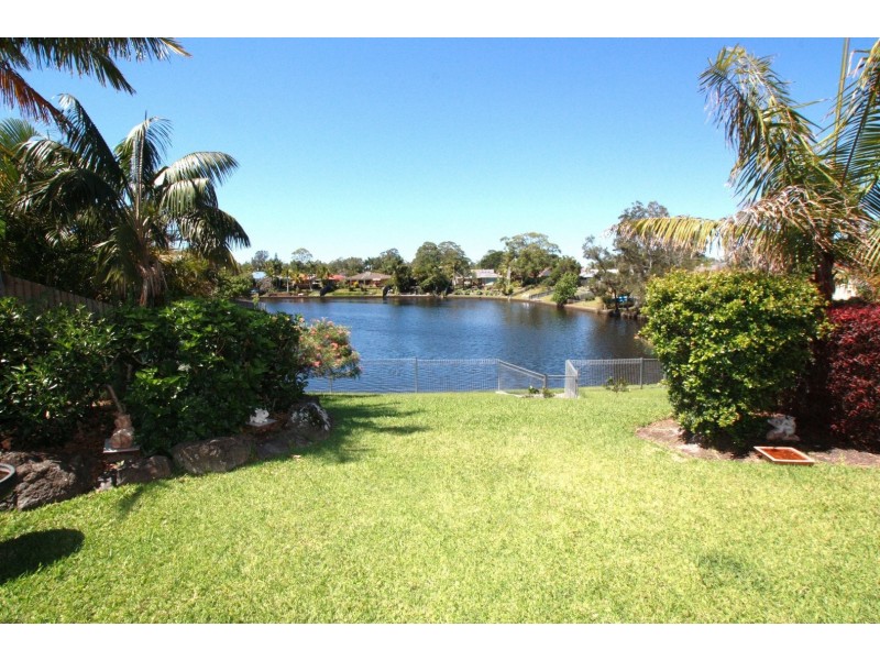 40 Kallaroo Circuit, Ocean Shores NSW 2483