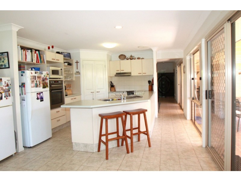 40 Kallaroo Circuit, Ocean Shores NSW 2483