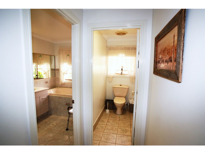 40 Kallaroo Circuit, Ocean Shores NSW 2483