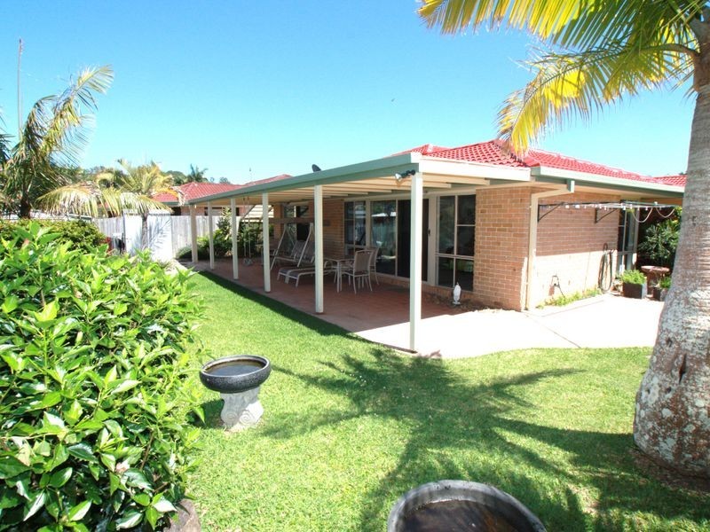 40 Kallaroo Circuit, Ocean Shores NSW 2483