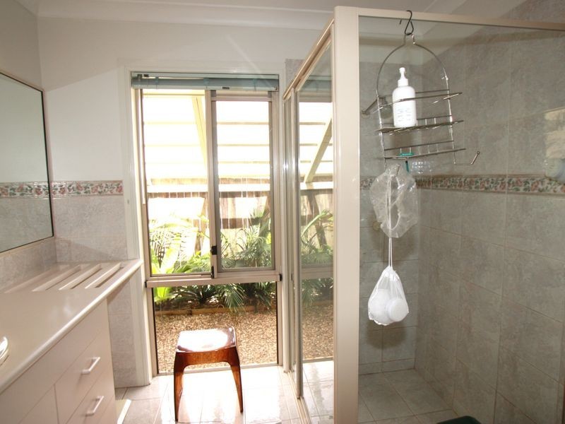 40 Kallaroo Circuit, Ocean Shores NSW 2483