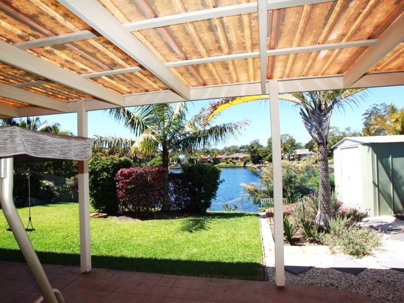 40 Kallaroo Circuit, Ocean Shores NSW 2483