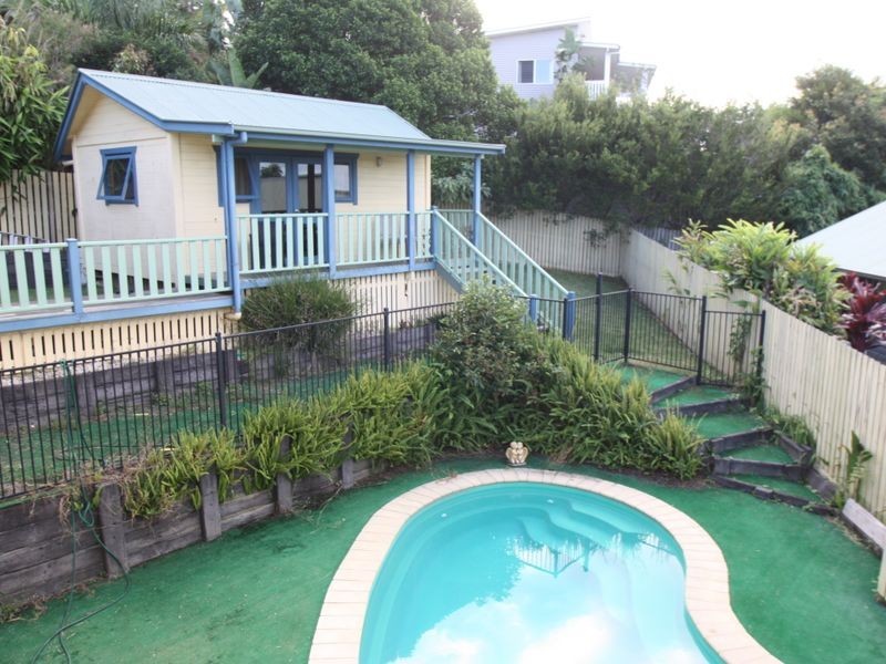 4 Jarrah Crescent, Ocean Shores NSW 2483