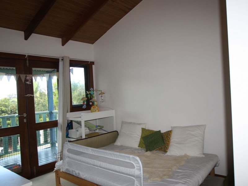 4 Jarrah Crescent, Ocean Shores NSW 2483