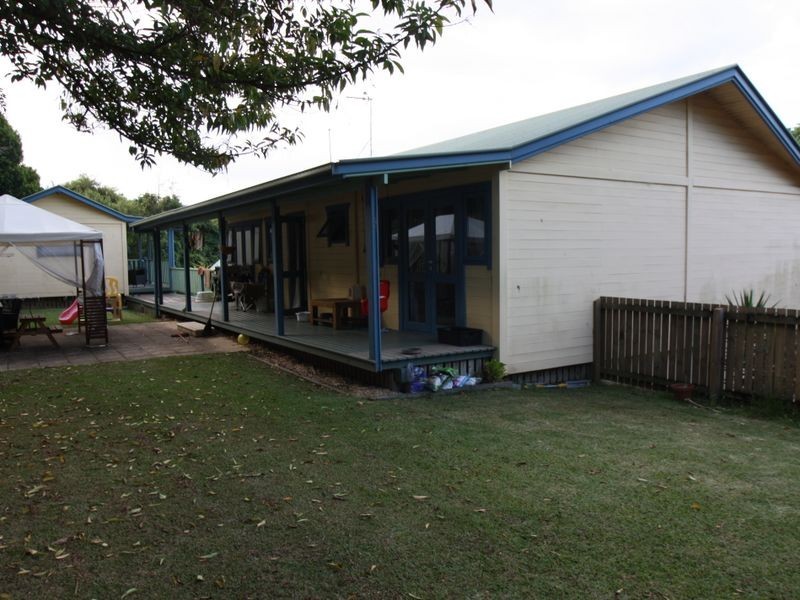 4 Jarrah Crescent, Ocean Shores NSW 2483