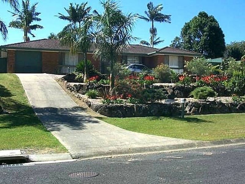 24 Bulgoon, Ocean Shores NSW 2483