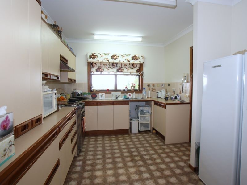 32 Yamble Drive, Ocean Shores NSW 2483