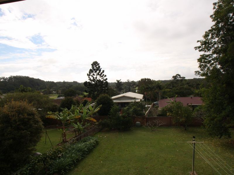 32 Yamble Drive, Ocean Shores NSW 2483