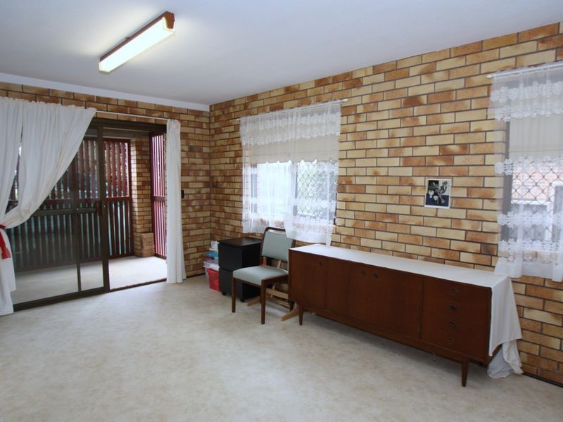 32 Yamble Drive, Ocean Shores NSW 2483