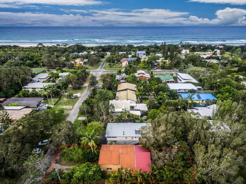 12 Gloria Street, South Golden Beach NSW 2483