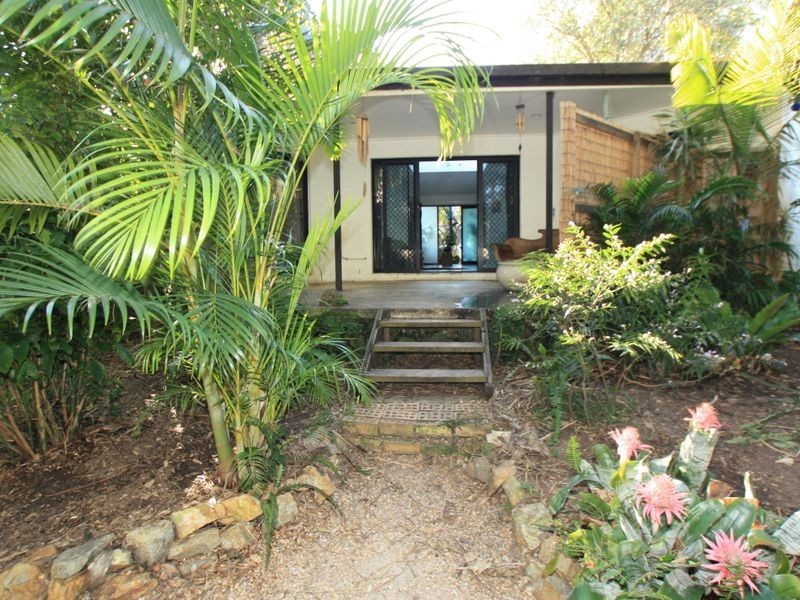 8 Berrimbillah Court, South Golden Beach NSW 2483