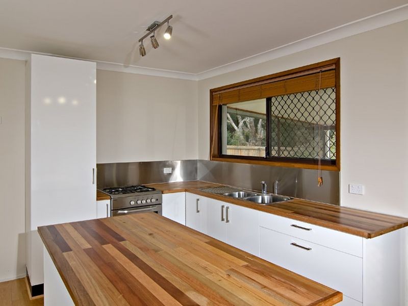 2 Inderwong Avenue, Ocean Shores NSW 2483