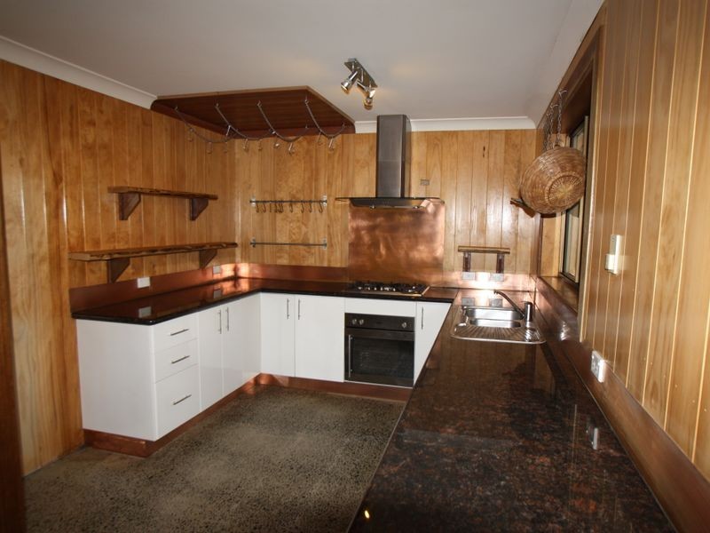 1 Gooloo Court, Ocean Shores NSW 2483