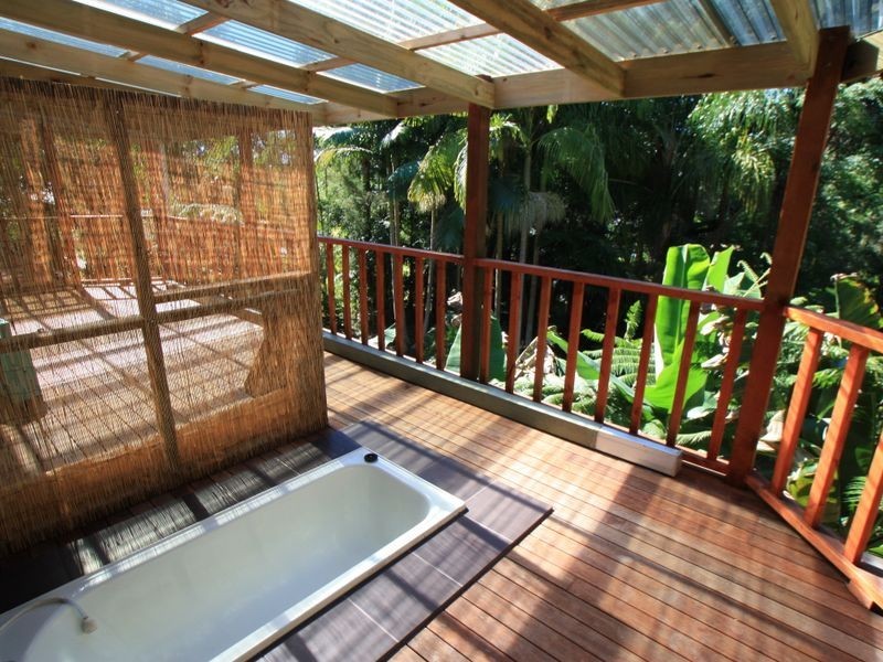 2 Gin Gin Crescent, Ocean Shores NSW 2483