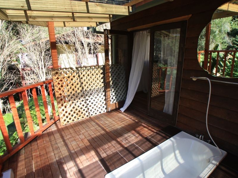 2 Gin Gin Crescent, Ocean Shores NSW 2483