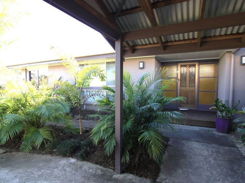 9 Rajah Road, Ocean Shores NSW 2483