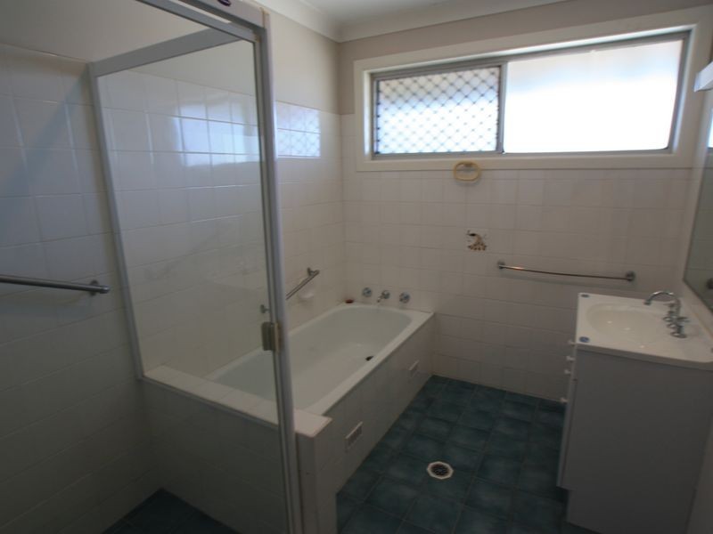 9 Rajah Road, Ocean Shores NSW 2483