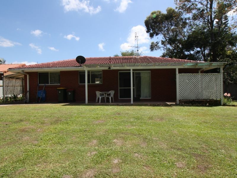 4 Bass Court, Ocean Shores NSW 2483