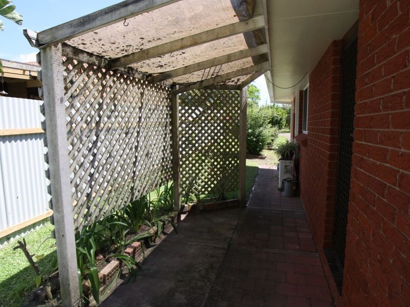 4 Bass Court, Ocean Shores NSW 2483