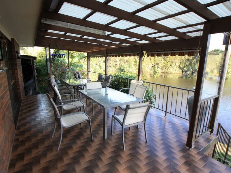 22 Natan Court, Ocean Shores NSW 2483