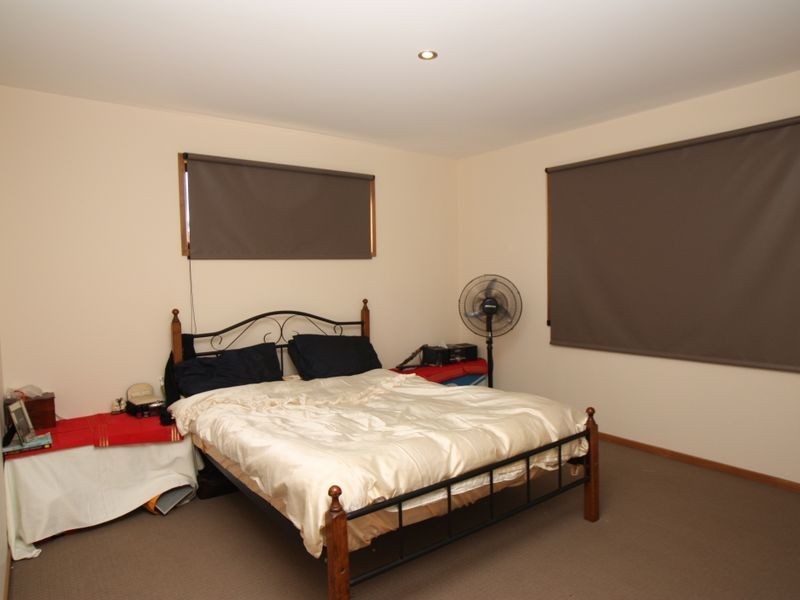7 Shara Boulevarde, Ocean Shores NSW 2483
