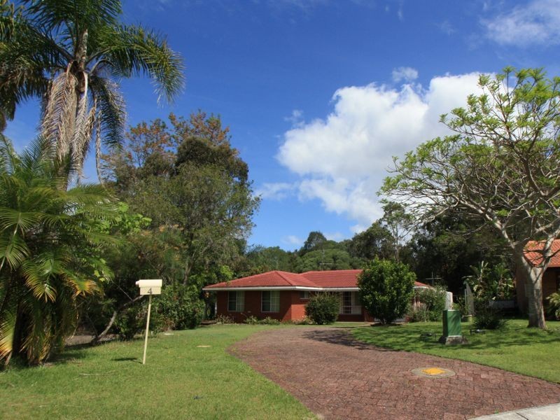 4 Bass Court, Ocean Shores NSW 2483