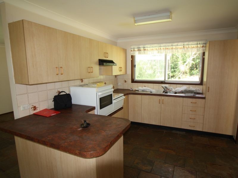 4 Bass Court, Ocean Shores NSW 2483