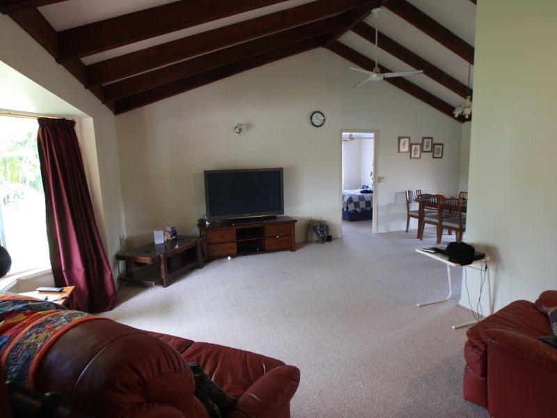 9 Tathra Glen, Ocean Shores NSW 2483
