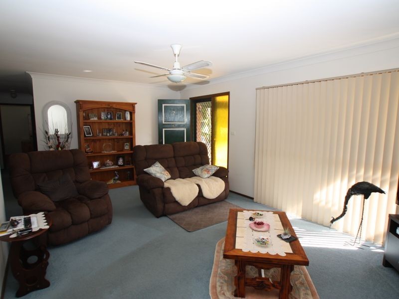 7 Kiah Close, Ocean Shores NSW 2483