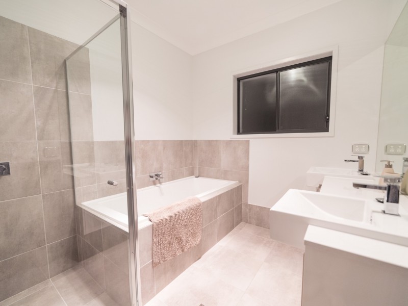 152 Shara Boulevarde, Ocean Shores NSW 2483