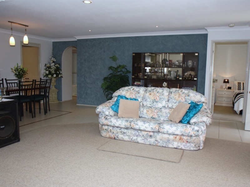 2 Nargoon Court, Ocean Shores NSW 2483