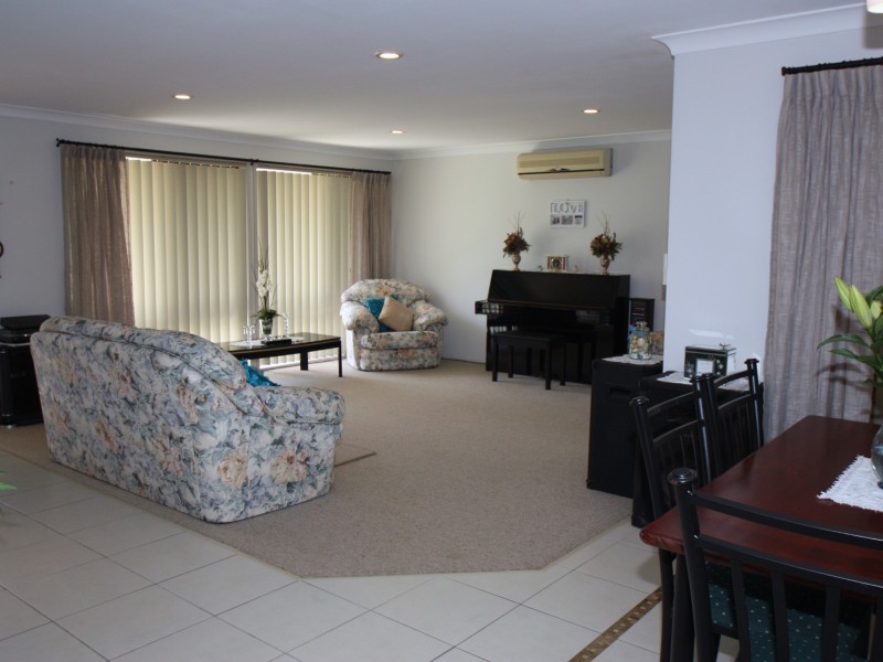 2 Nargoon Court, Ocean Shores NSW 2483