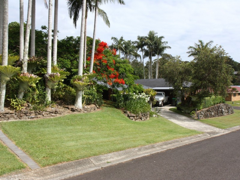 2 Nargoon Court, Ocean Shores NSW 2483