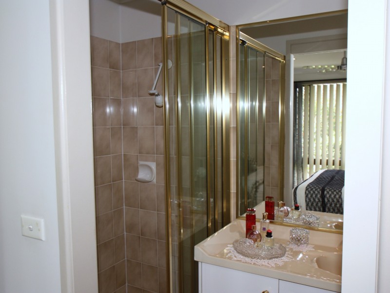 2 Nargoon Court, Ocean Shores NSW 2483