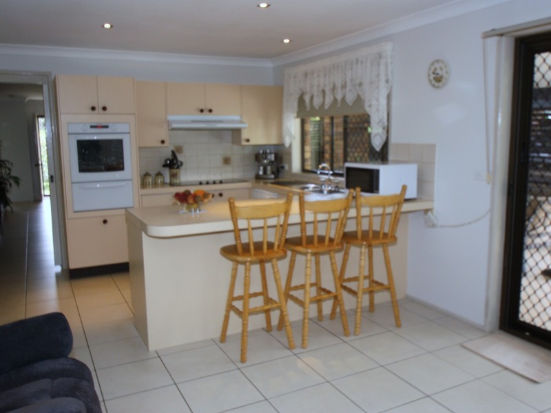 2 Nargoon Court, Ocean Shores NSW 2483