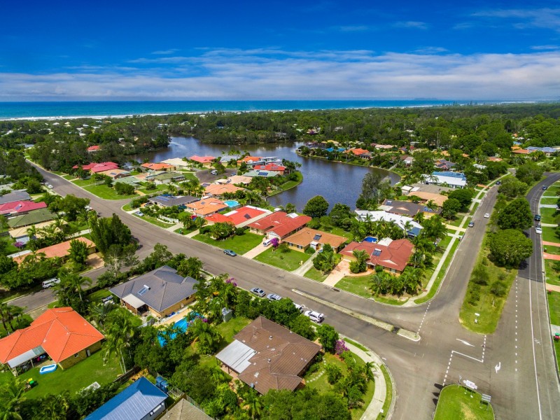 167 Shara Boulevarde, Ocean Shores NSW 2483