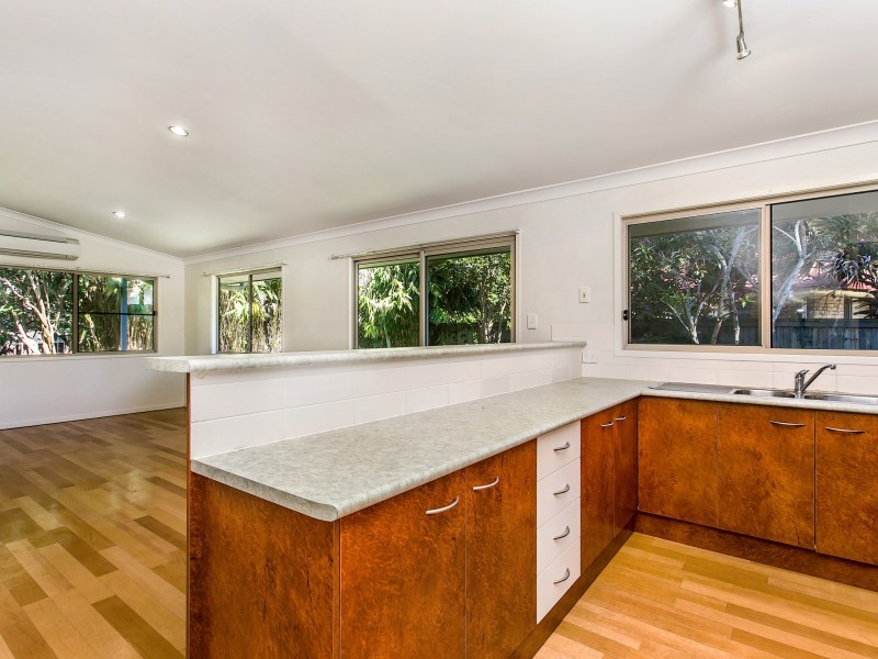 5A Aloota Crescent, Ocean Shores NSW 2483