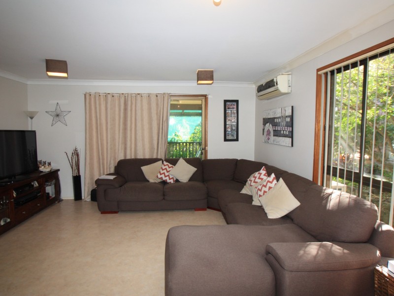 11 Warrambool Road, Ocean Shores NSW 2483