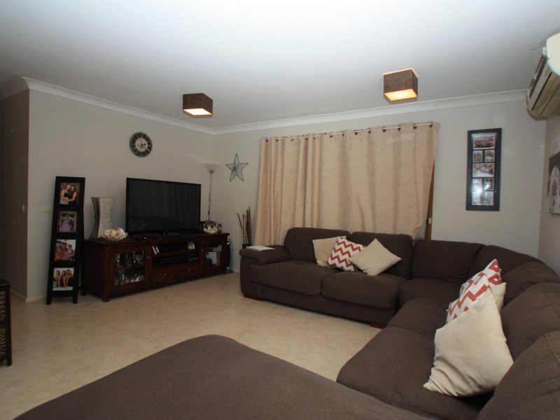 11 Warrambool Road, Ocean Shores NSW 2483