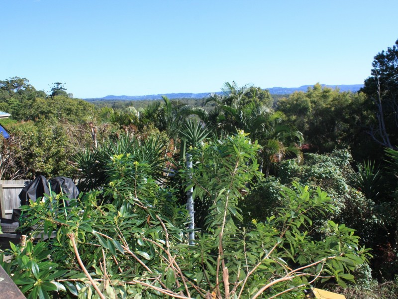 11 Warrambool Road, Ocean Shores NSW 2483