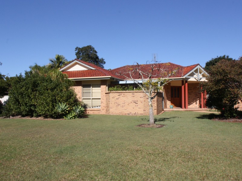 1 Nargoon Court, Ocean Shores NSW 2483