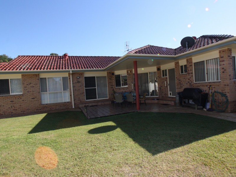 1 Nargoon Court, Ocean Shores NSW 2483