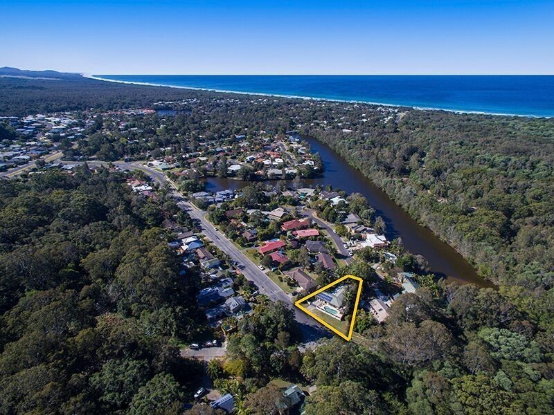 13 Larelar Court, Ocean Shores NSW 2483