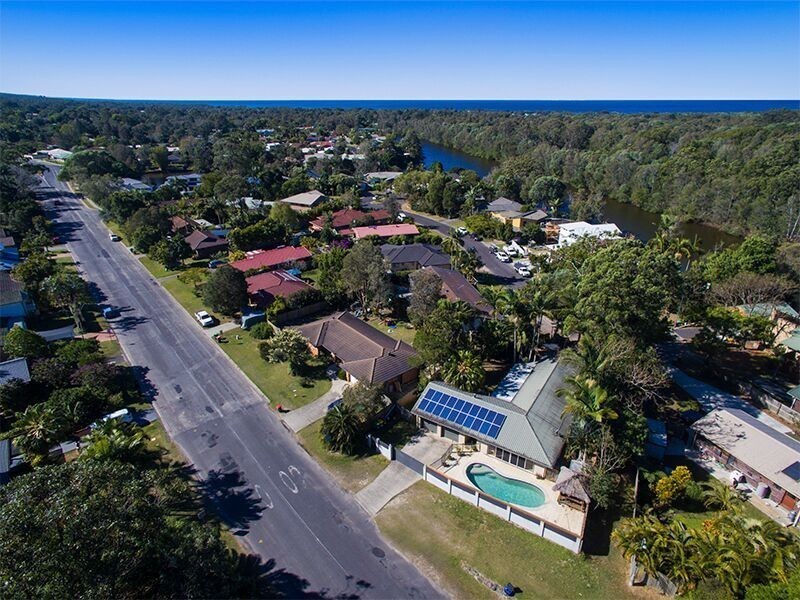 13 Larelar Court, Ocean Shores NSW 2483