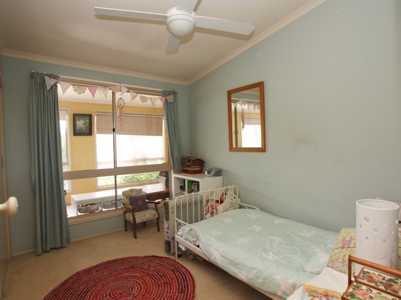 10 Warrambool Rd, Ocean Shores NSW 2483
