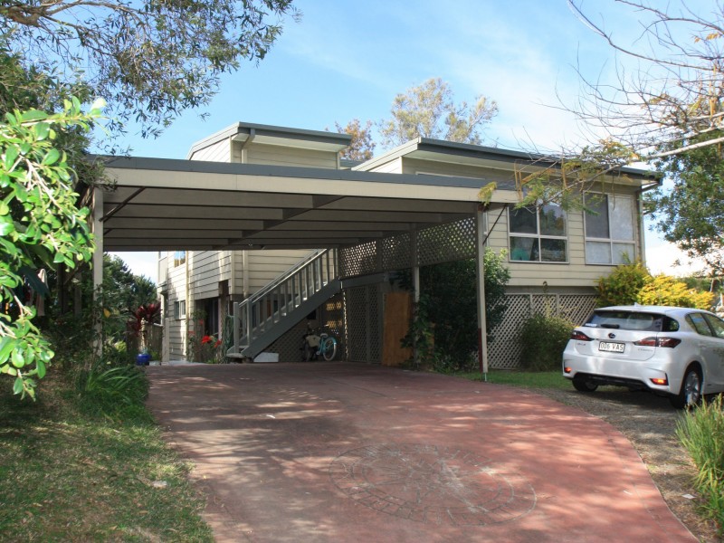 10 Warrambool Rd, Ocean Shores NSW 2483