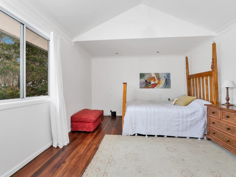 32 Coomburra Crescent, Ocean Shores NSW 2483